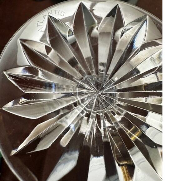Atlantis Crystal 1980–2005 Retired 'Fatima' Water Wine Goblet Stemmed Cut Glass - Picture 5 of 5